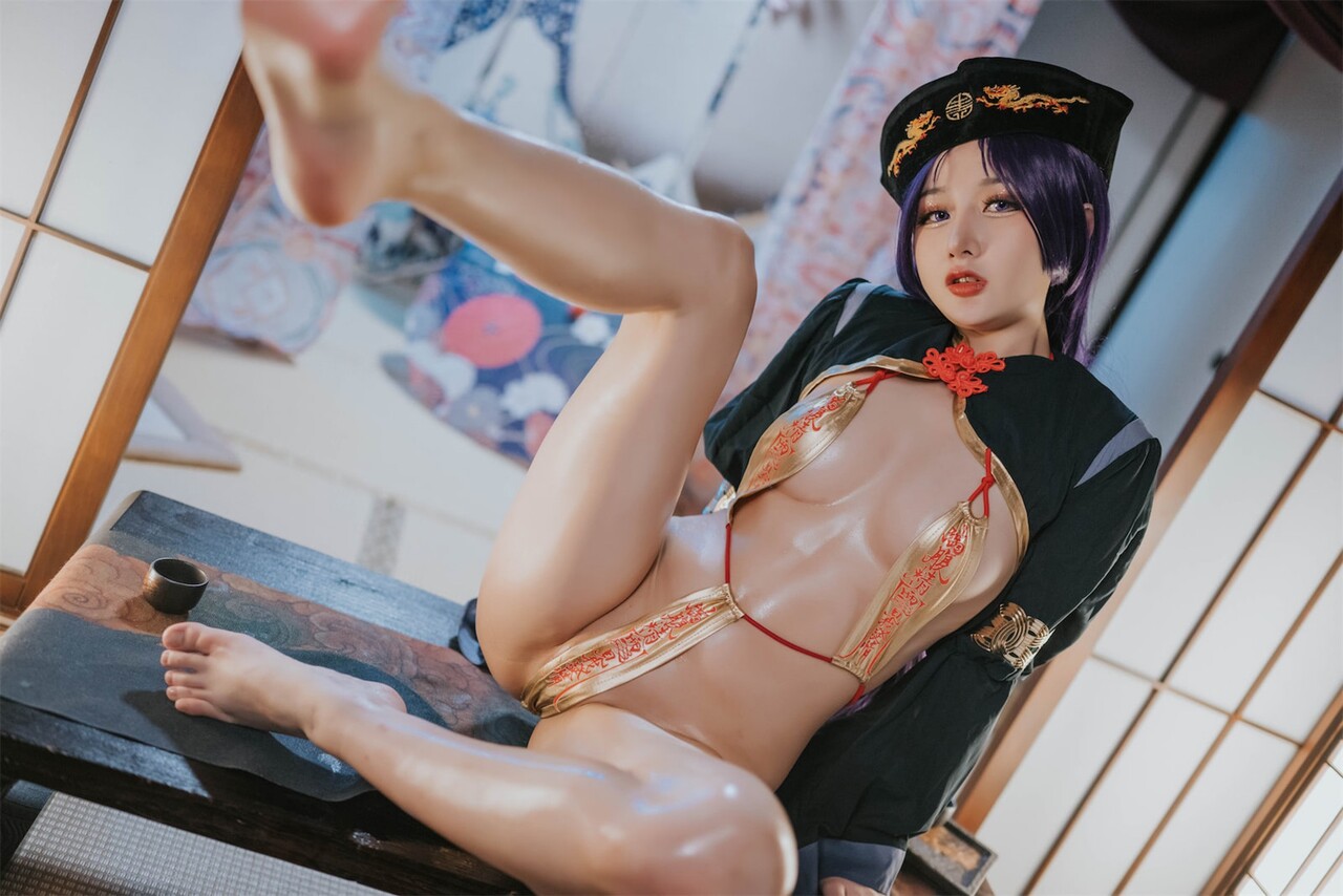 放荡女士穿着像中国连衣裙一样的透明内衣在亲吻和吞咽口水时喜欢热他妈的.png